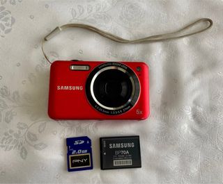Cámara Samsung ES73 roja