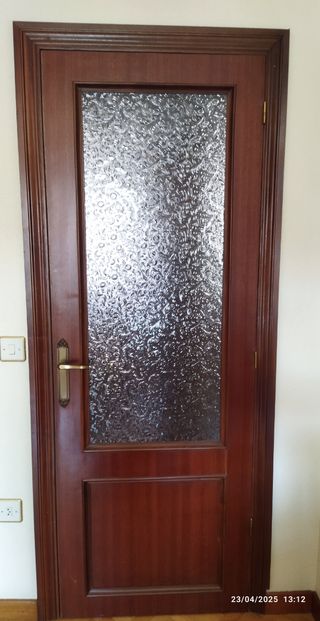 Puerta madera