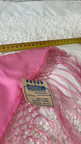 Mantoncillo Bordados Foronda con etiqueta