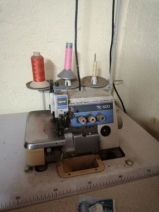 Máquinas de coser Sunstar KM-123A y Pfaff 563