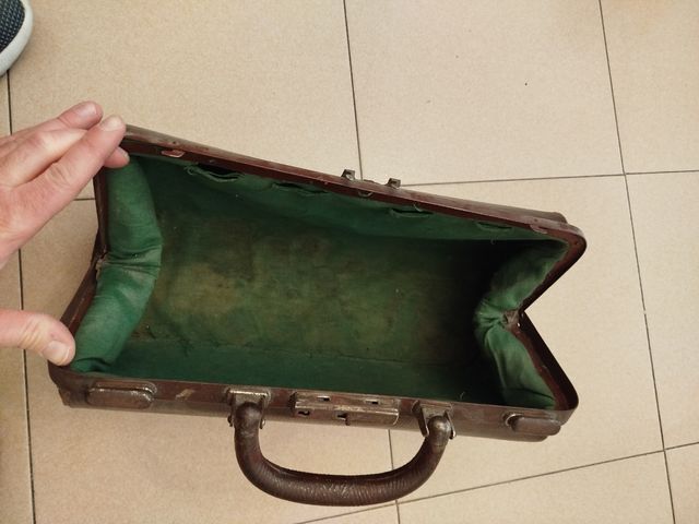 Maletín médico antiguo