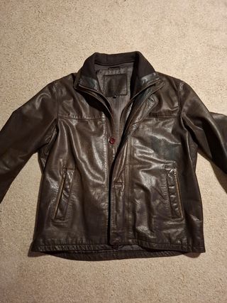 Cazadora de cuero marrón talla 48