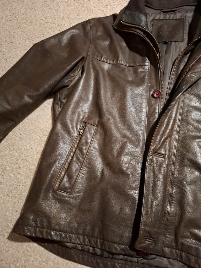 Cazadora de cuero marrón talla 48