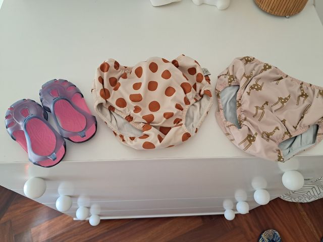 Bañadores bebé + chanclas