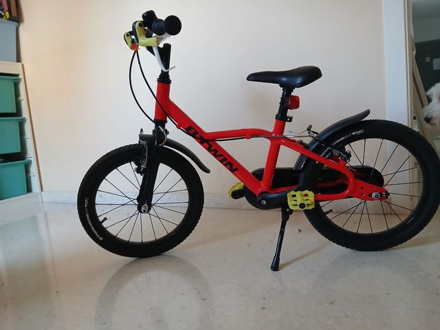 Bicicleta infantil BTWIN 16" roja