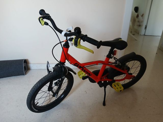 Bicicleta infantil BTWIN 16" roja