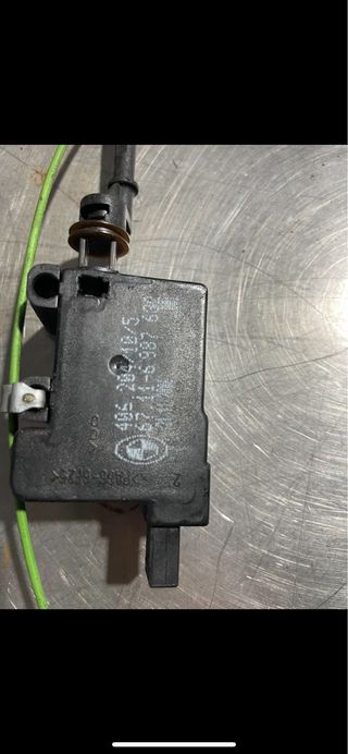 Actuador tapa depósito BMW E90-E92 (67116987632)