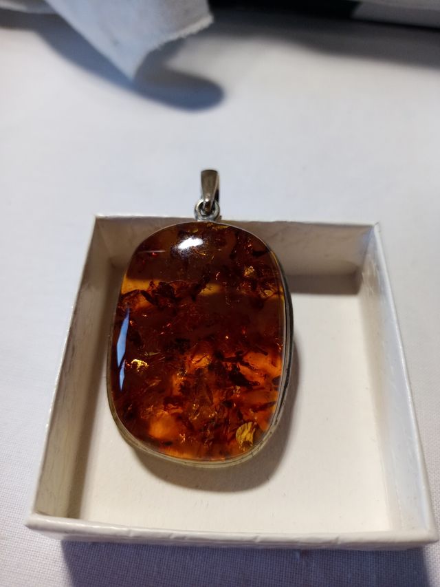 Colgante de plata de Ley con ambar.