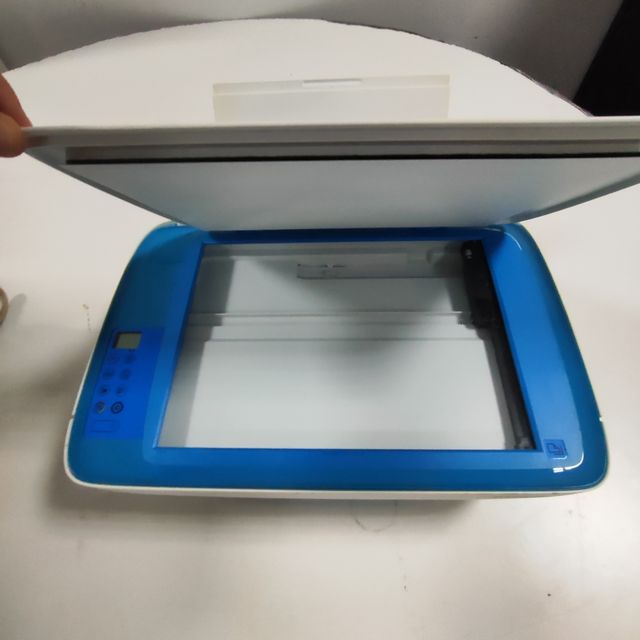 Impresora HP Deskjet Azul y Blanca