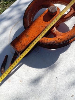 Polea antigua hierro colado