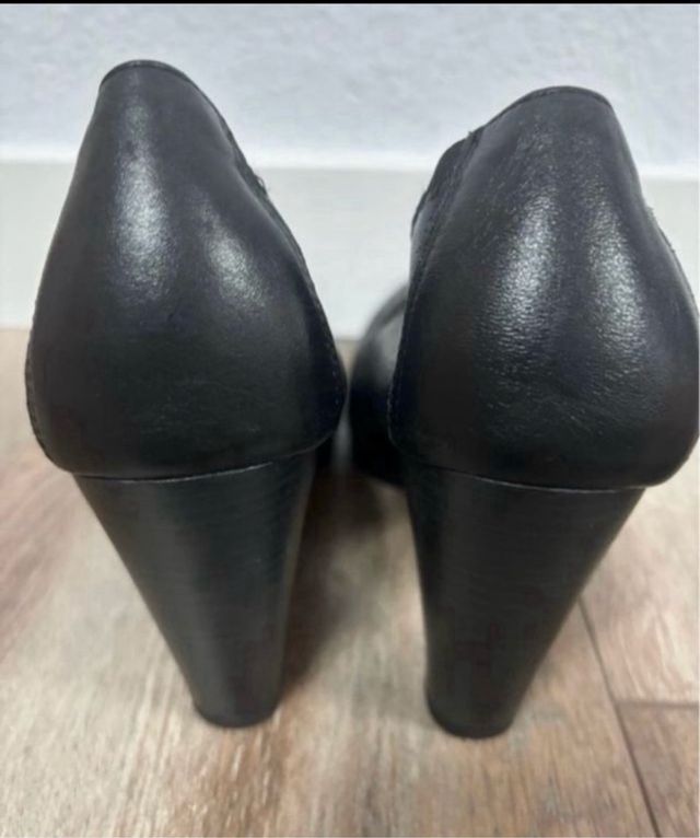 Zapatos salón piel Pitillos negros