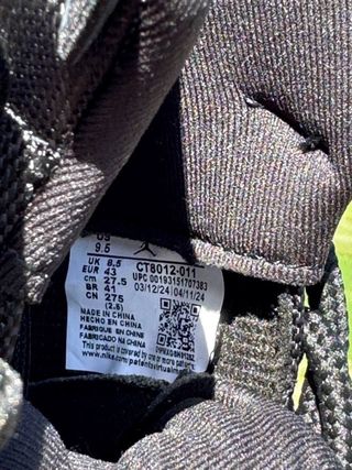 Air Jordan 11 Retro Jubilee - Negro/Blanco