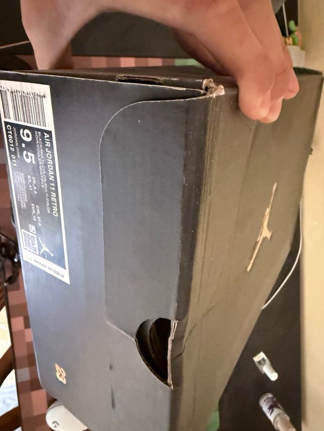 Air Jordan 11 Retro Jubilee - Negro/Blanco