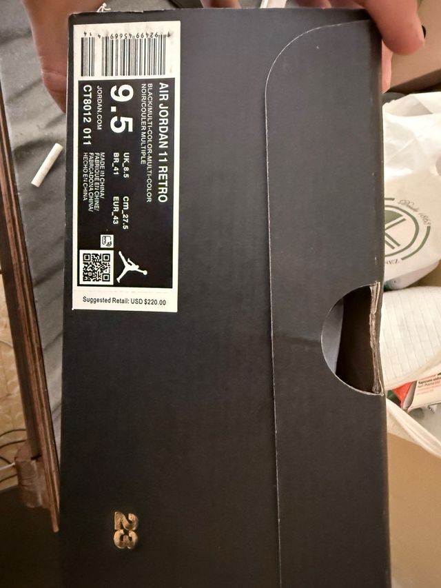 Air Jordan 11 Retro Jubilee - Negro/Blanco