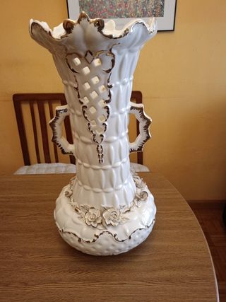 Jarrón grande de cerámica.