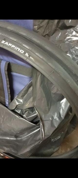 Juego cubiertas Vittoria Zafiro 700x32c