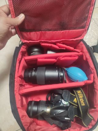 Cámara Nikon d3200 con 2 objetivos