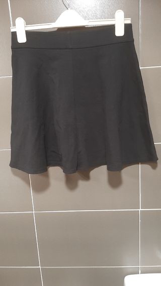 Mini falda vuelo negra