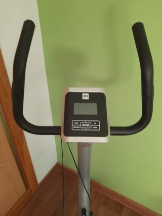 Bicicleta estática BH Fitness