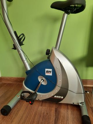 Bicicleta estática BH Fitness