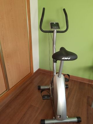 Bicicleta estática BH Fitness
