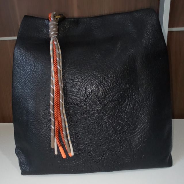 Mochila Antirobo Negra. Mandala