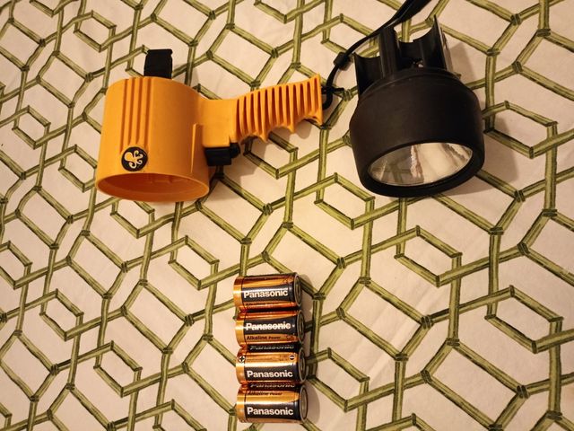 Linterna submarinismo