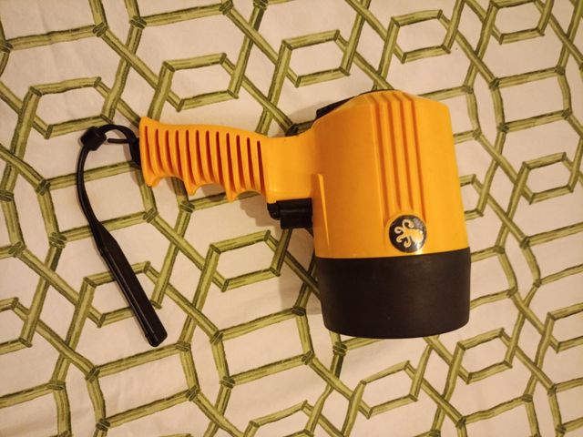 Linterna submarinismo