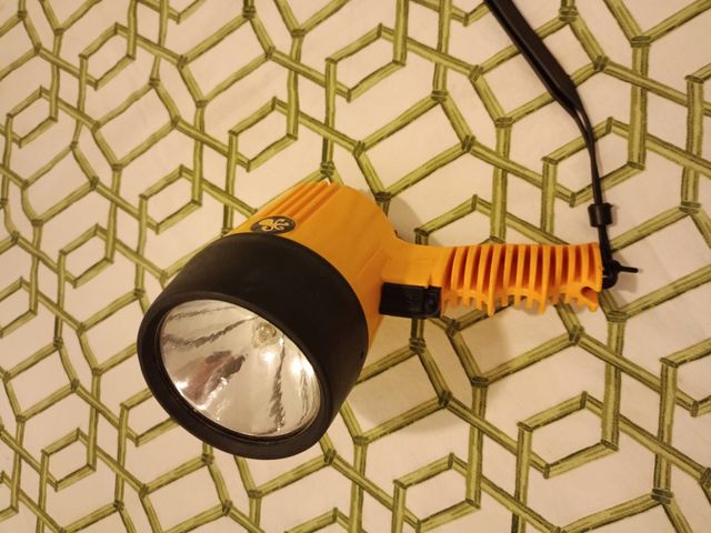 Linterna submarinismo