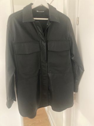 Sobrecamisa negra Zara - Talla XS