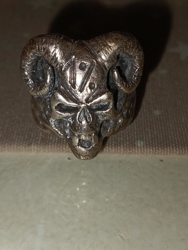 Anillo calavera acero