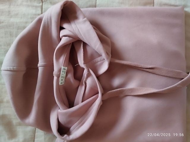 Sudadera rosa con capucha