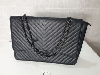 Borsetta nera in finta pelle