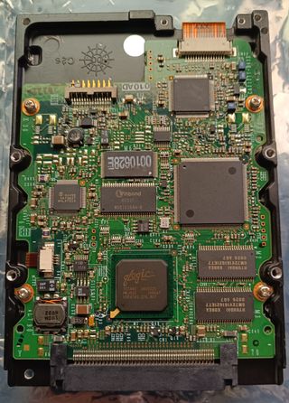 Disco duro Ultra SCSI Fujitsu 18Gb 