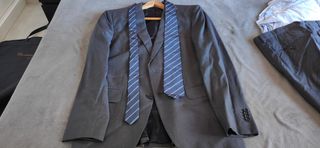 Traje, pantalón y camisa Massimo Dutti