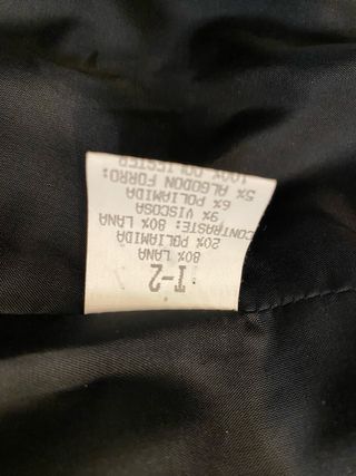 Chaqueta tipo torera de lana.
