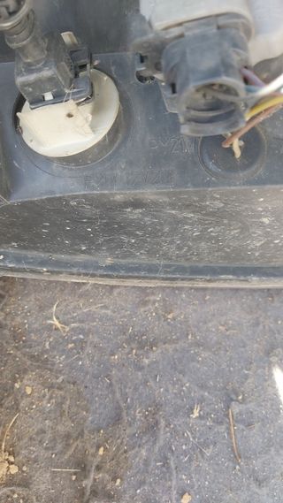 Foco izquierdo Nissan Almera Tino