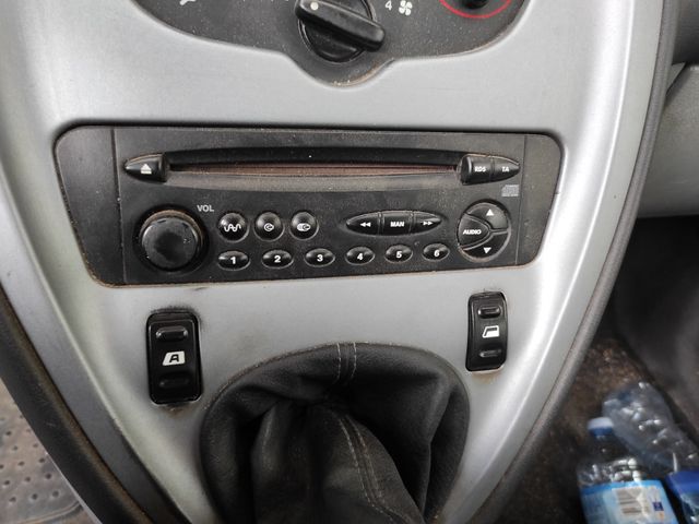 Marco embellecedor radio Citroën Xsara Picasso