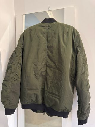 Chaqueta bomber verde oliva