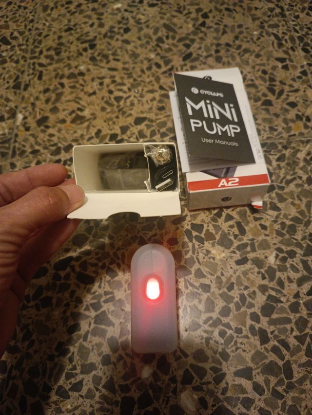 Bomba portátil para bicicleta