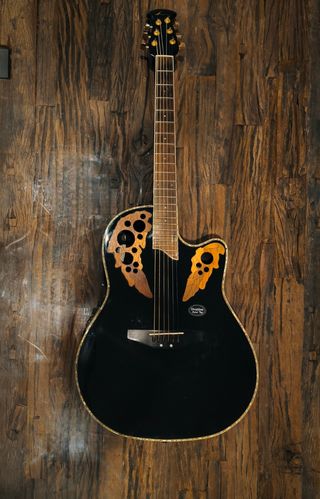 Guitarra OVATION CELEBRITY CC44S