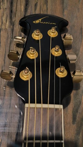 Guitarra OVATION CELEBRITY CC44S