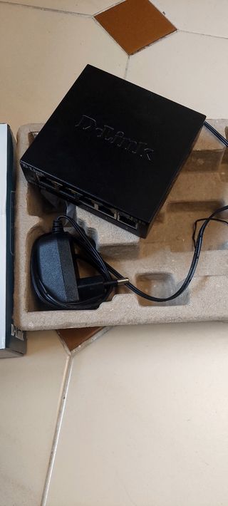 Switch D-Link 5 puertos Gigabit DGS-105