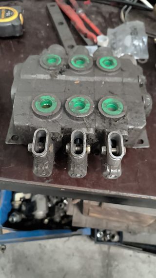 Válvula Distribuidora Hidráulica