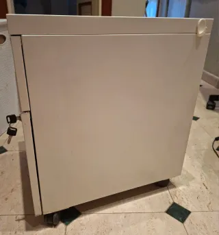 Cassettiera Ikea Erik bianca con ruote