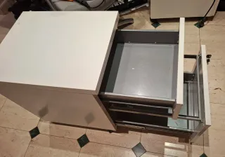 Cassettiera Ikea Erik bianca con ruote