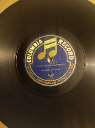 15 discos de pizarra y vinilo antiguos.