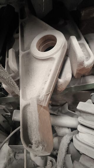 PIEZAS PARA GIROS DE BASCULANTE. CHARNELAS