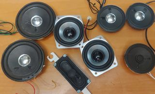 Lote 8 altavoces variados