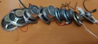 Lote 8 altavoces variados